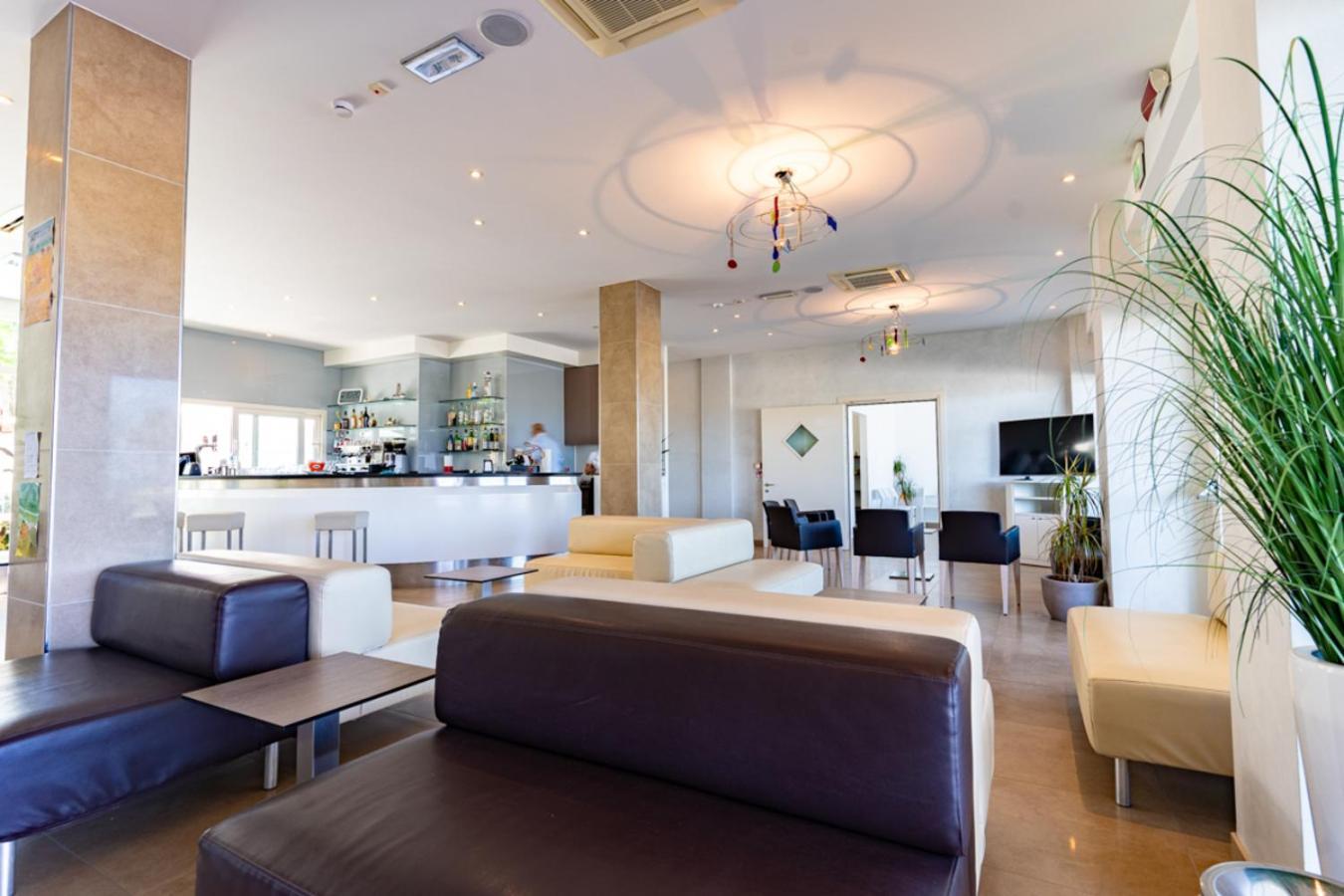 Hotel Bellevue 카톨리카 외부 사진