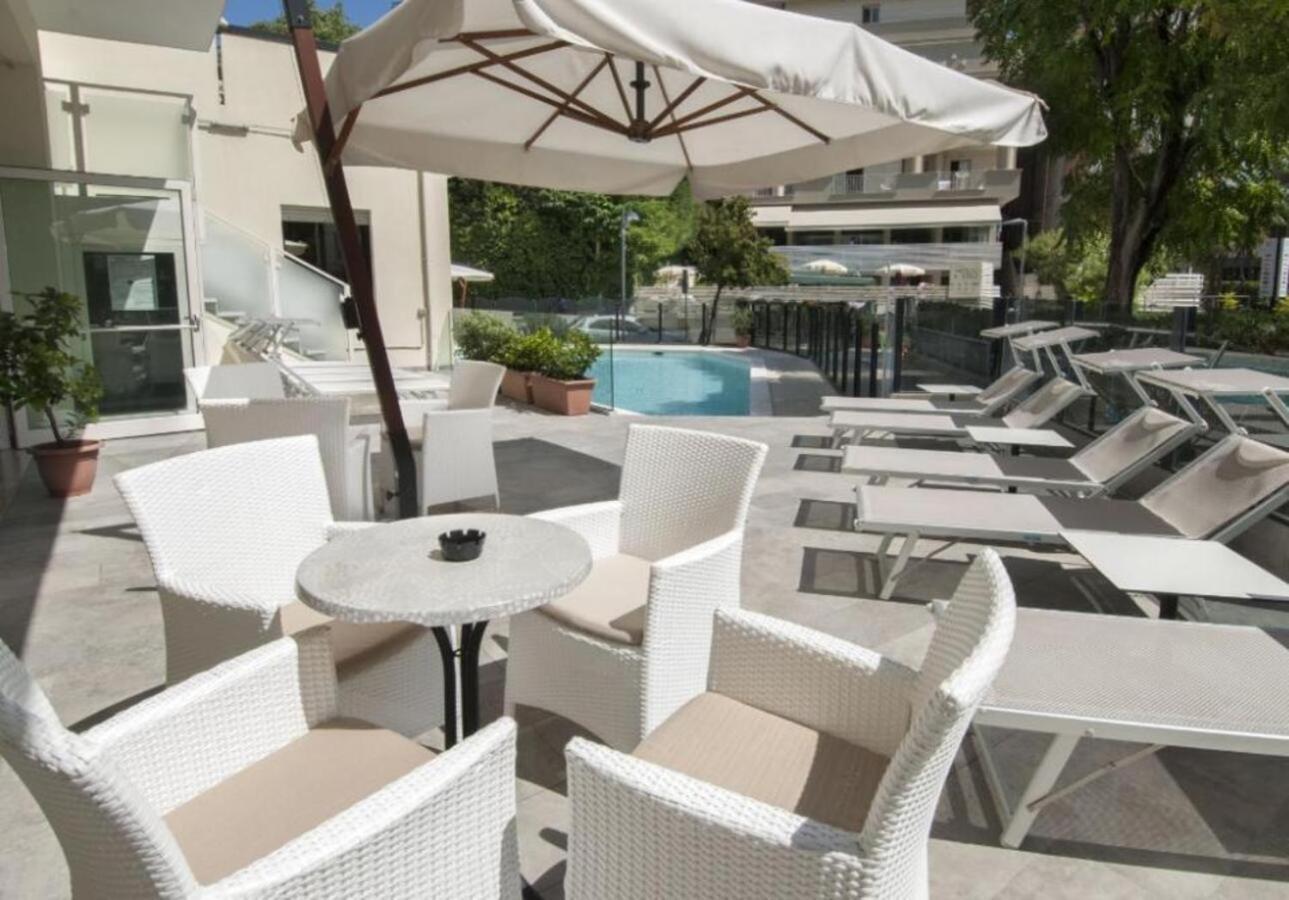 Hotel Bellevue 카톨리카 외부 사진